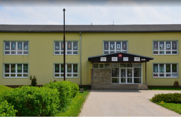 Zborov-Elementary-School-in-Slovakia-1